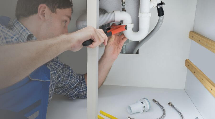 Expert burst pipe repair services in Shullsburg, WI
